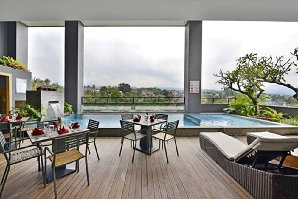Travello Hotel Bandung 41/60