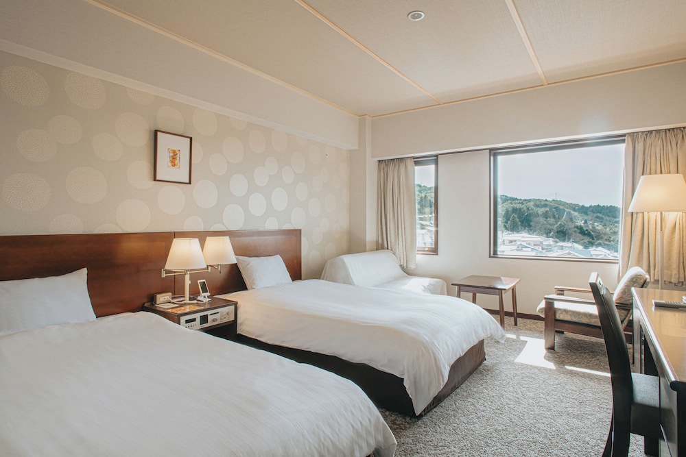 ROOM, TWIN BEDS, WITH EXTRA BED