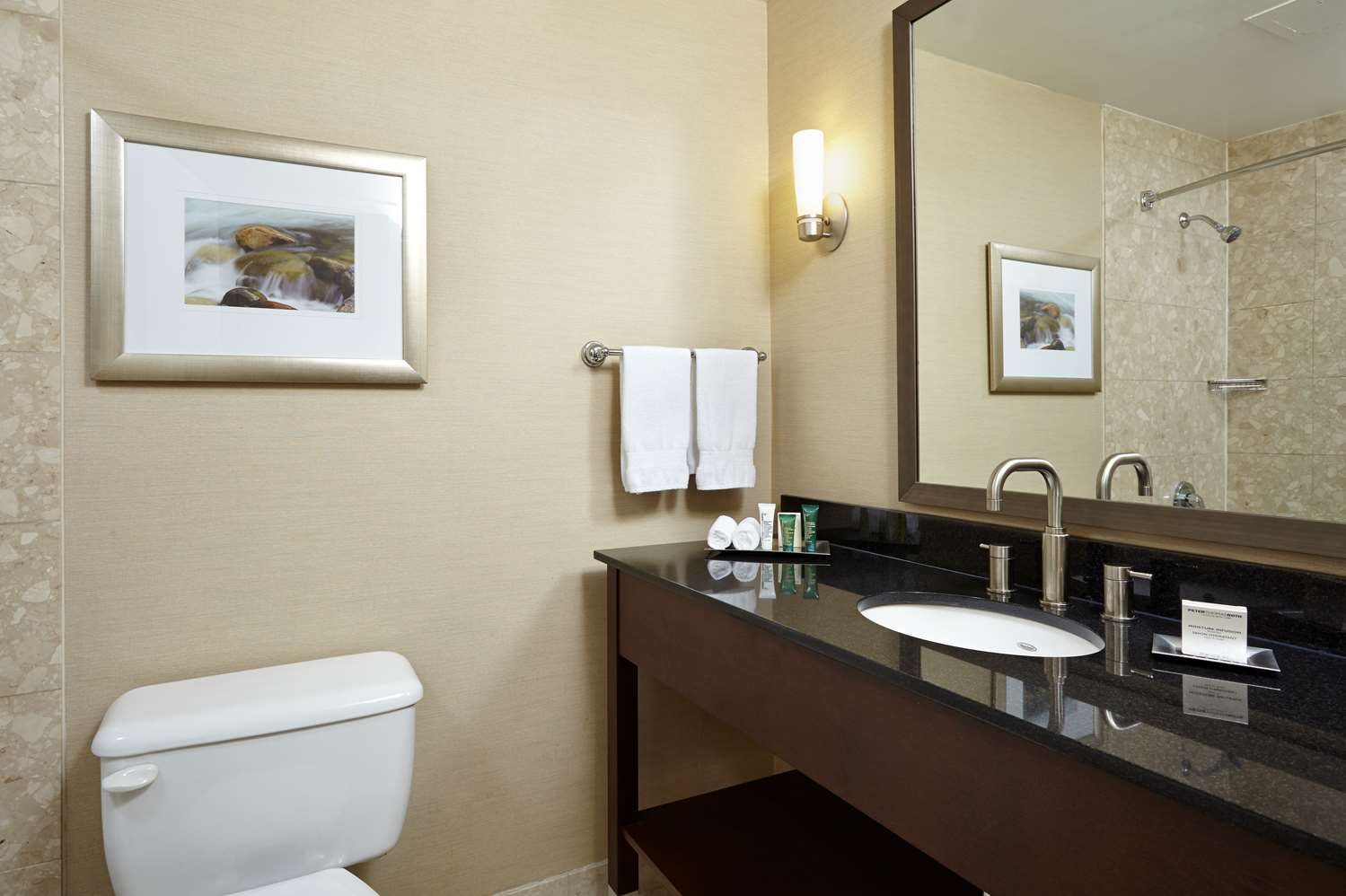 Room, Queen Bed, City View