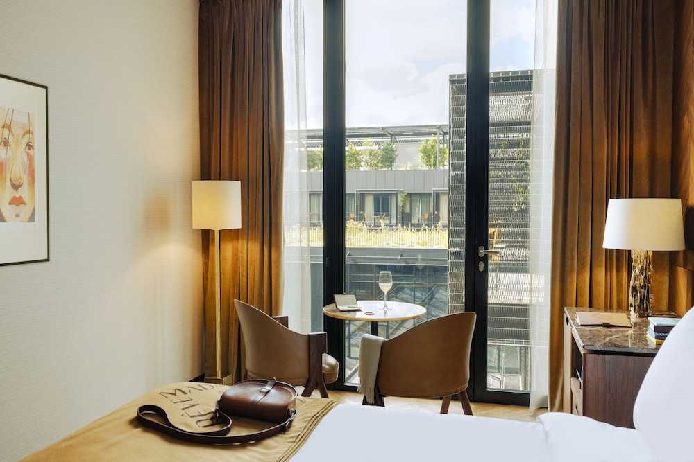 Hotel Madame Reve 50/50
