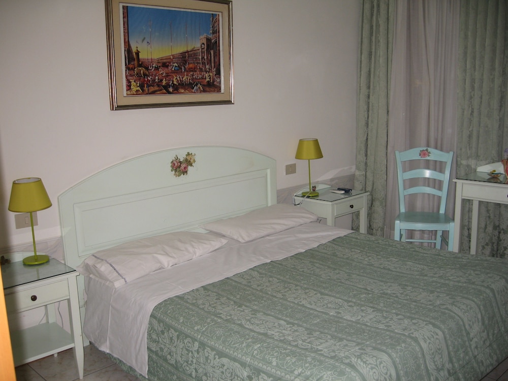 Hotel Adua 21/62