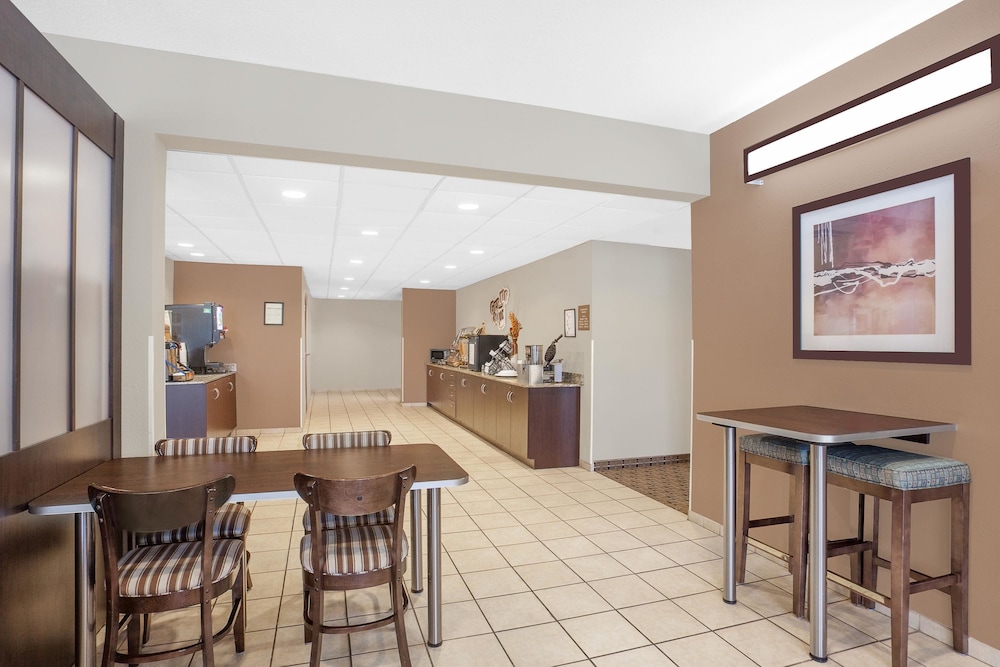 Microtel Inn & Suites by Wyndham Manchester 17/30