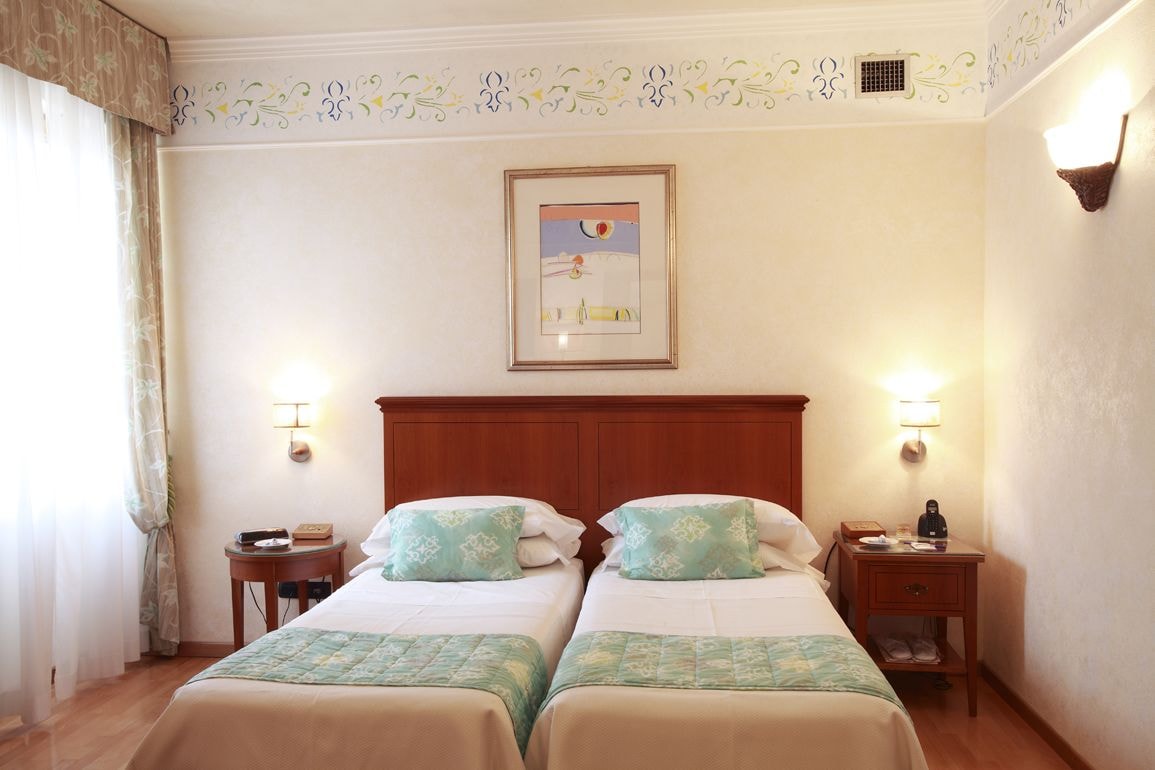 غرفة قياسية بسرير كينج، Hotel Firenze (ex Best Western) 2/7