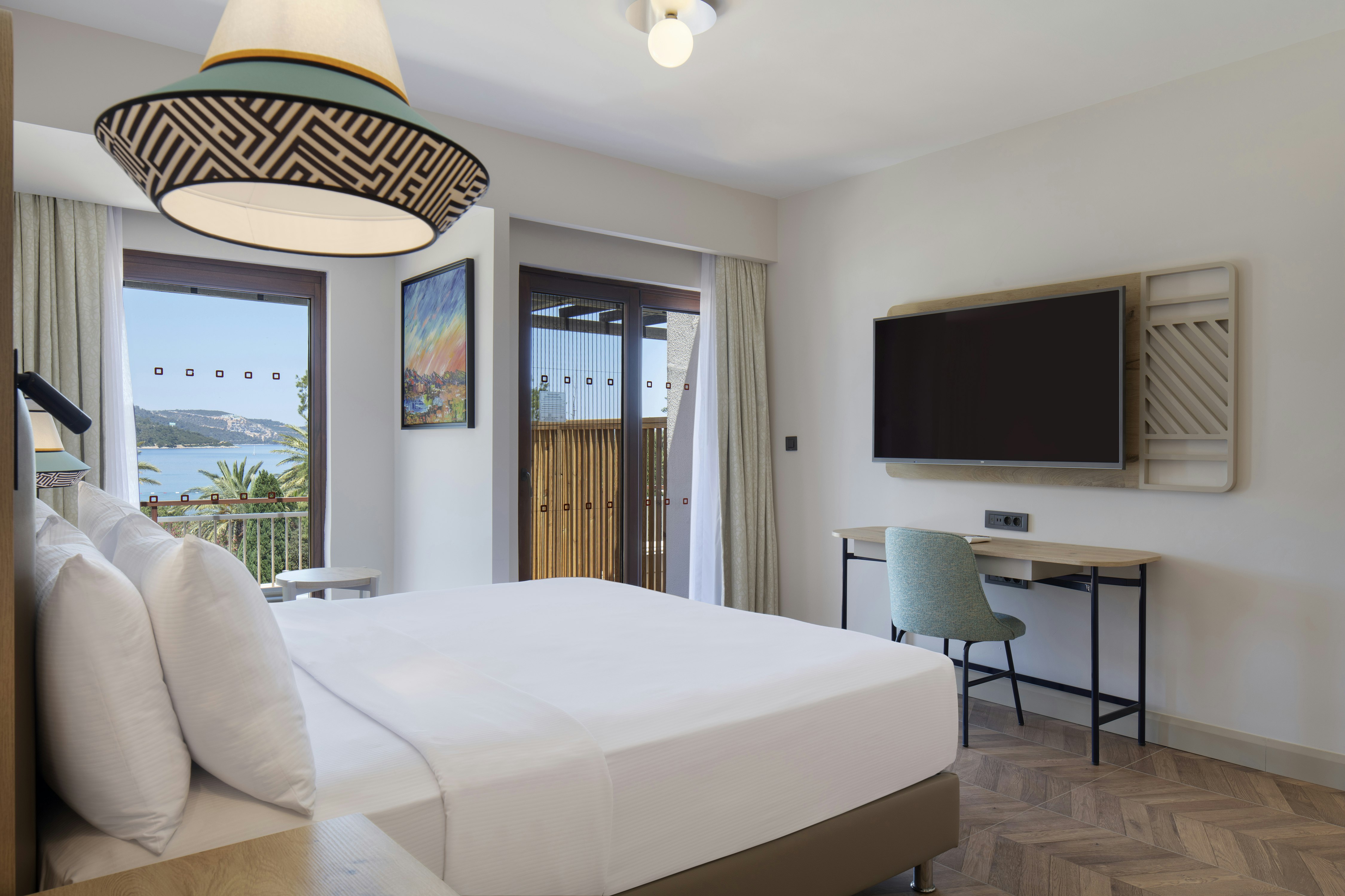 1 BEDROOM, SUITE, WITH VIEW