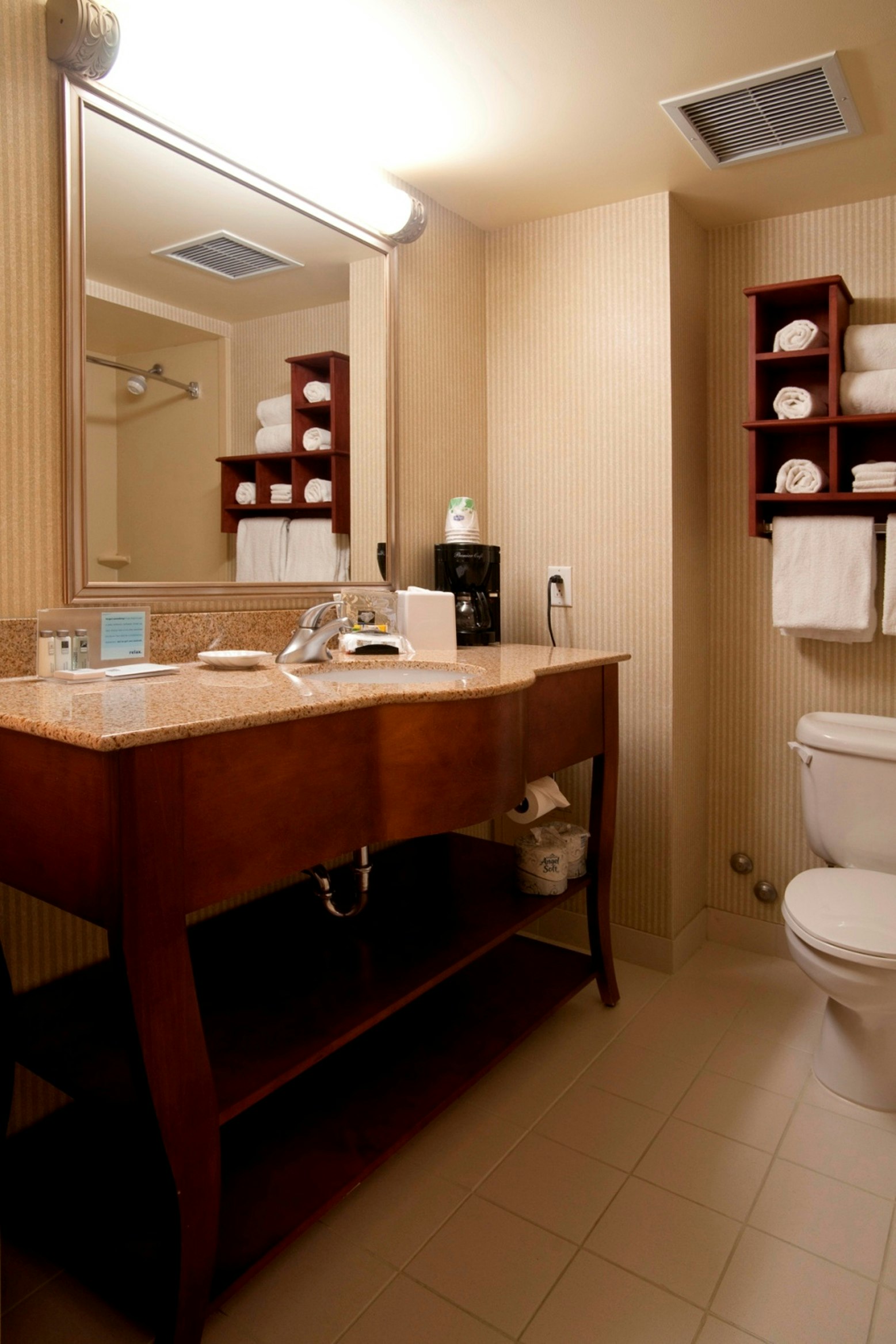 Hampton Inn By Hilton Toronto Mississauga West 50/50