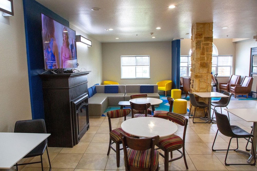 Microtel Inn & Suites by Wyndham Searcy 33/50