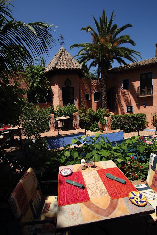 Amanhavis Hotel 38/41