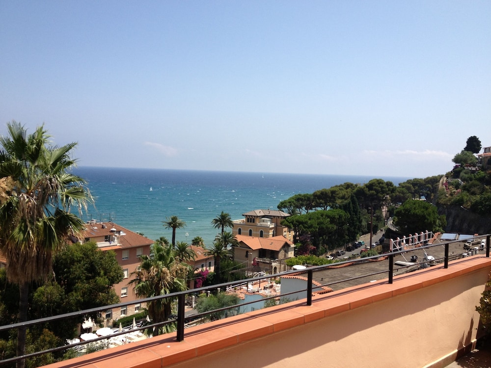 NETTUNO HOTEL 22/24