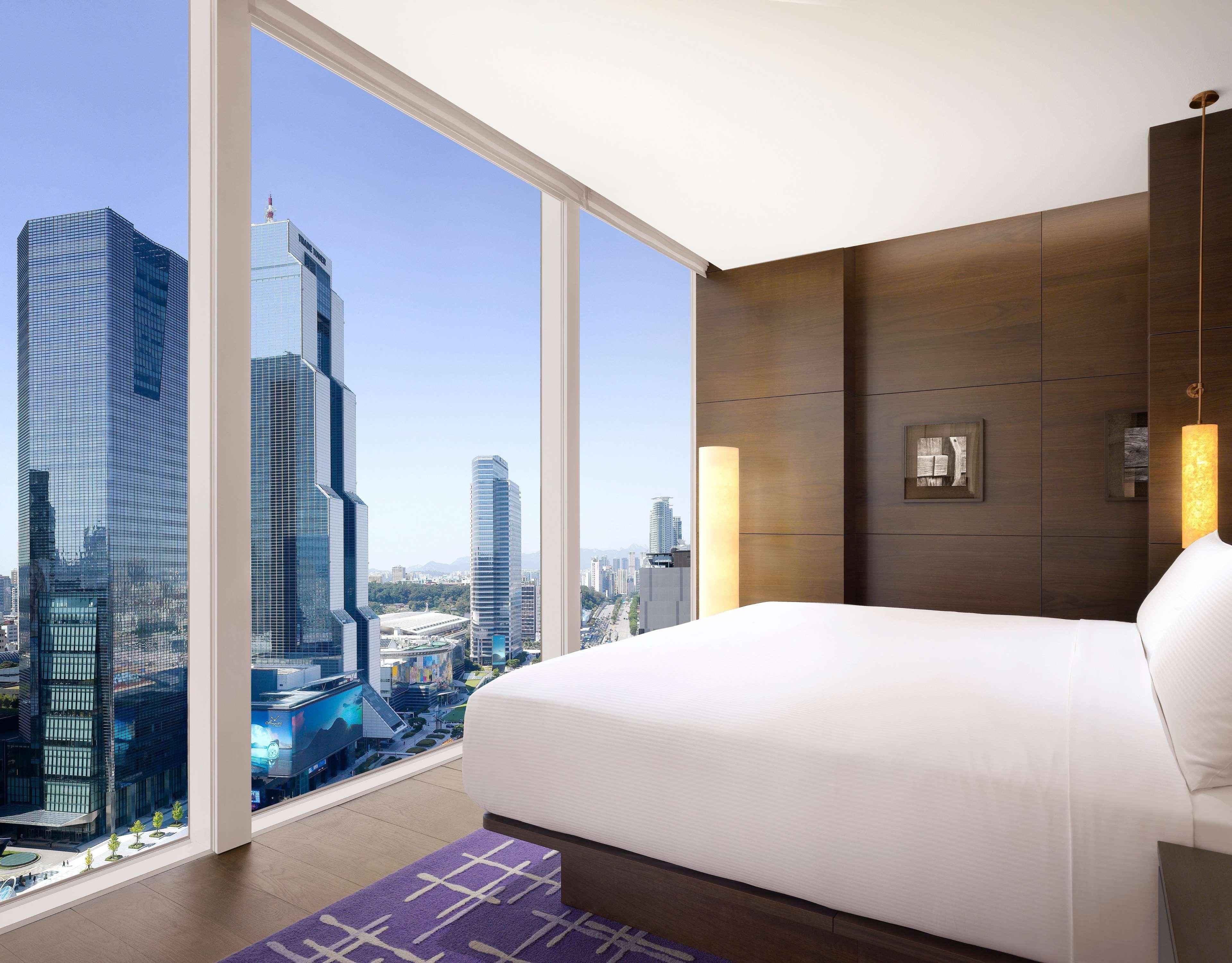 Park, Suite, Corner