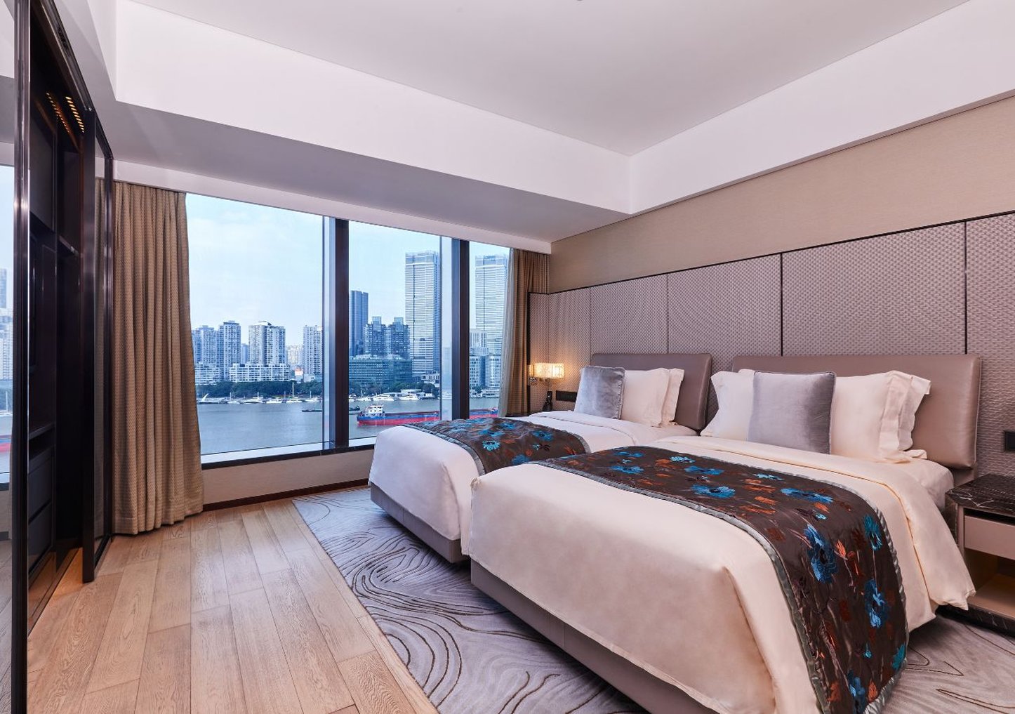 Mandarin Oriental Shanghai 17/78