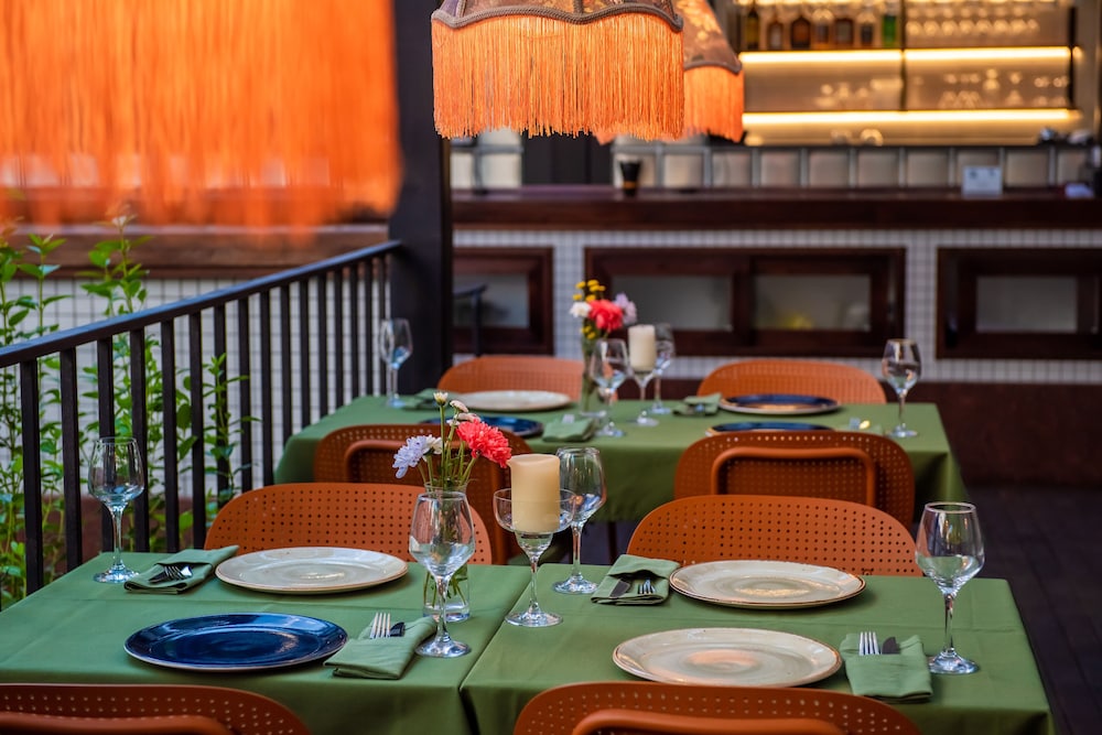 Hotel Twenties Tbilisi - Stay & Dine 46/65