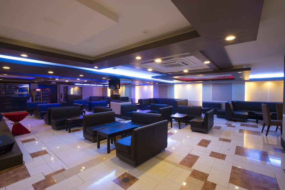 Big 8 Corporate Hotel 57/64