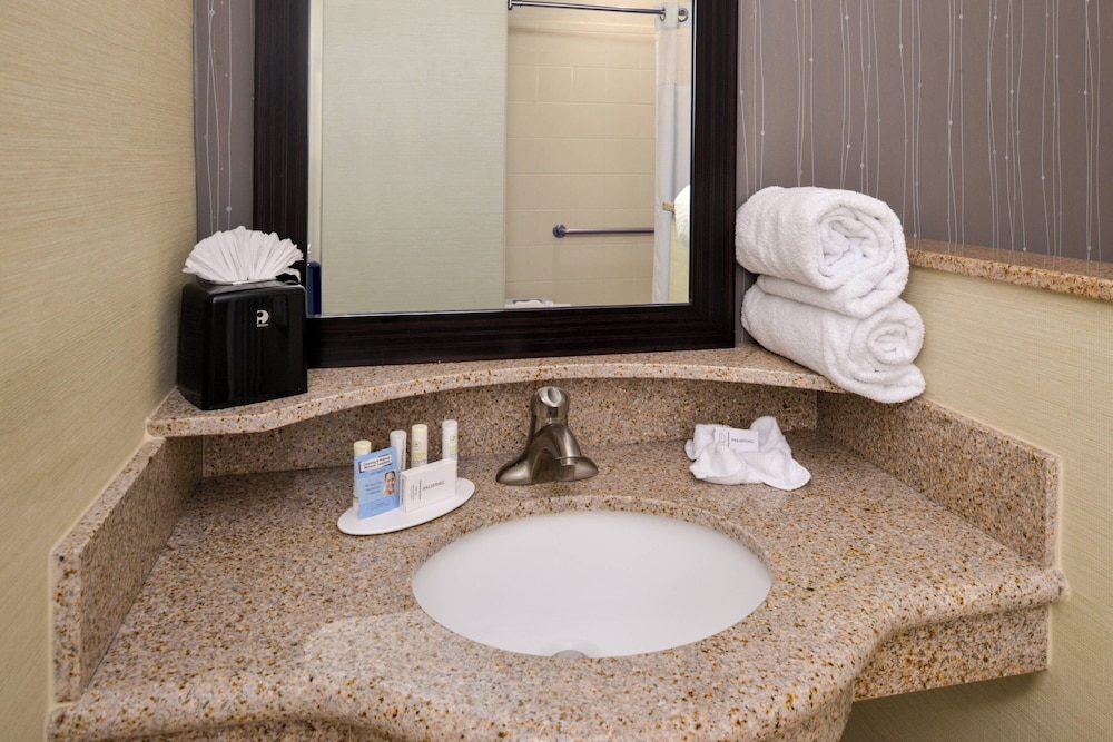 Room, 2 Queen Beds, Sofa, Courtyard Marriott Victorville 6/6