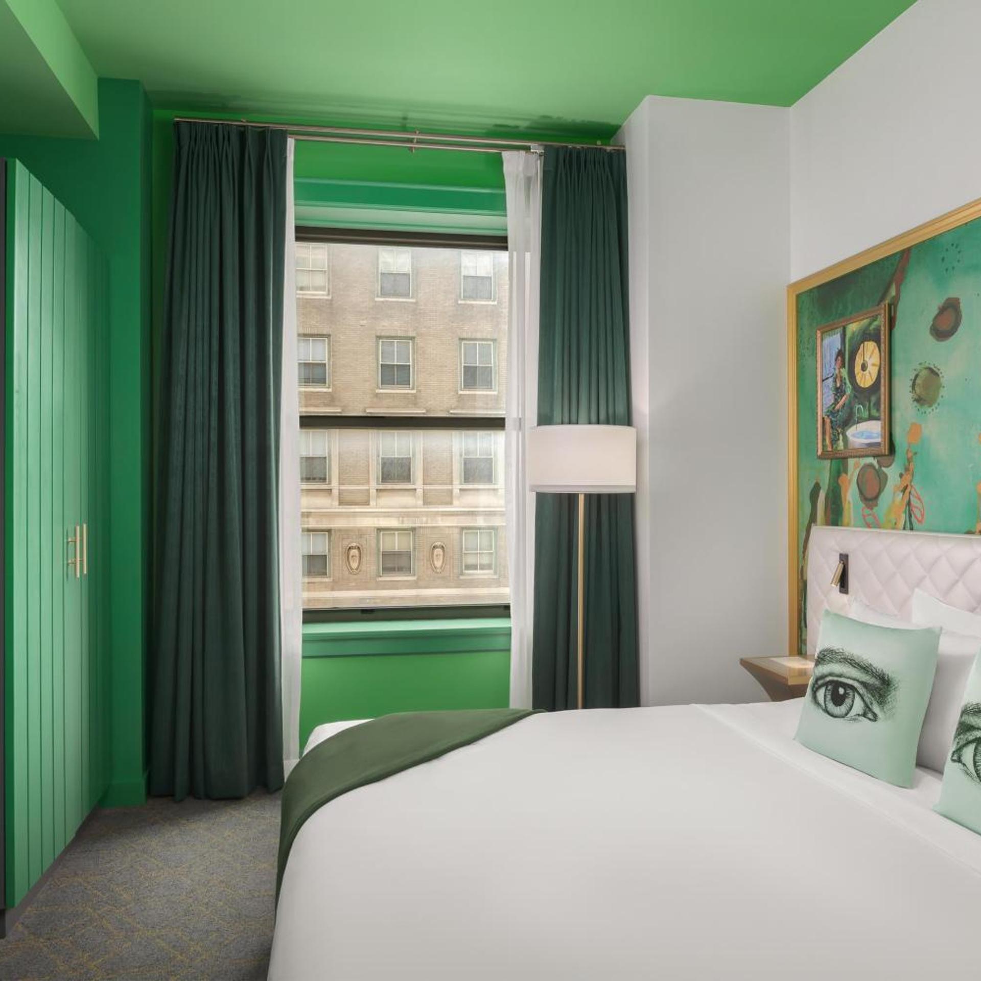 1 Bedroom, Green, Suite, King Bed, Kitchenette