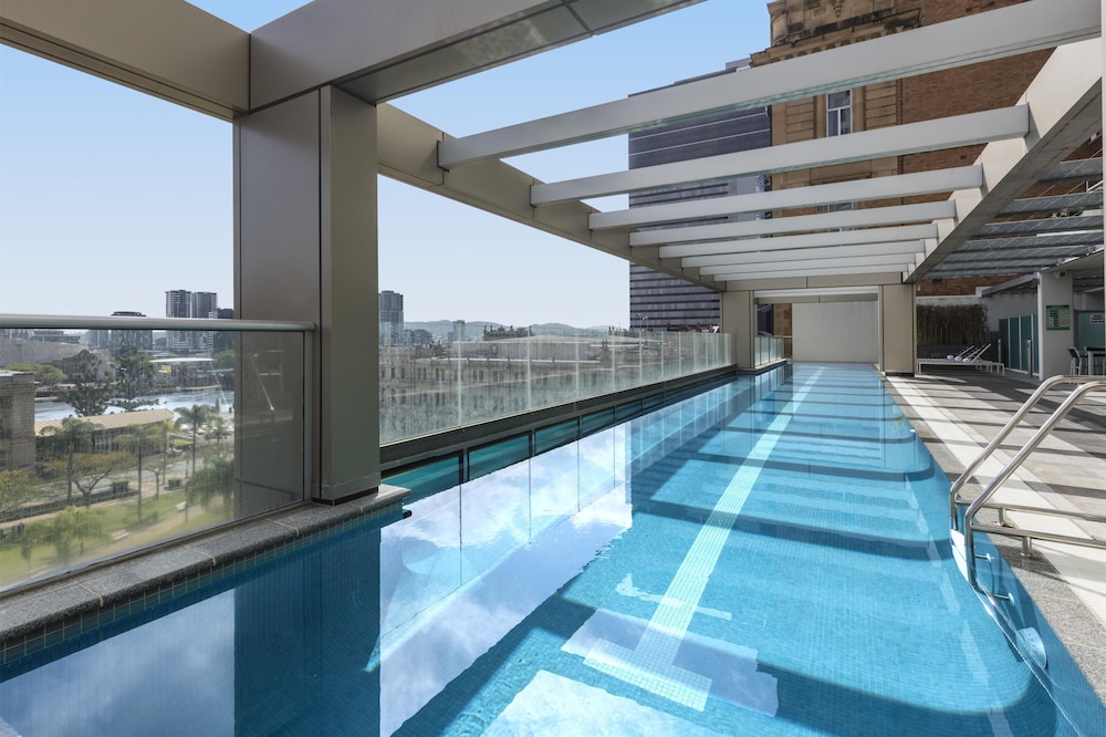 Oaks Brisbane Casino Tower Suites 20/50