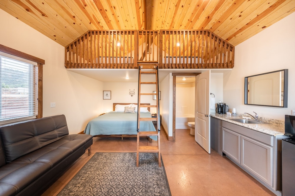 Gooseberry Lodges 53/79