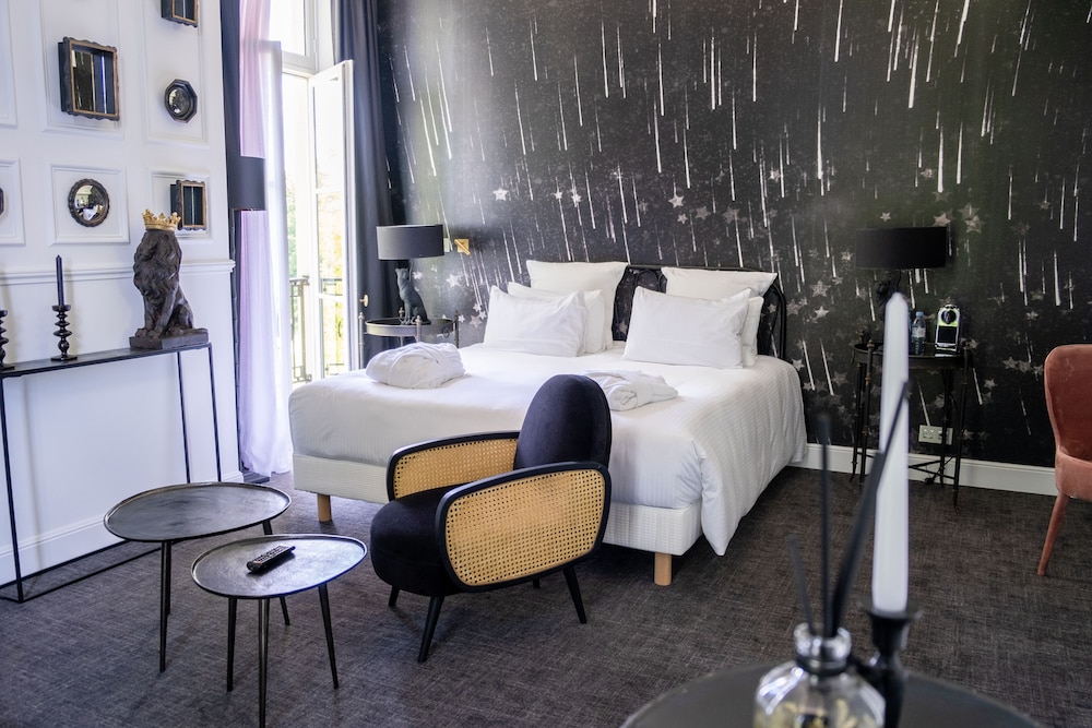 NOVOTEL CHATEAU DE MAFFLIERS 28/79