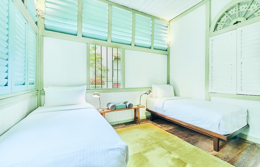 2 Bedrooms, Penthouse, Suite, King and Twin Beds