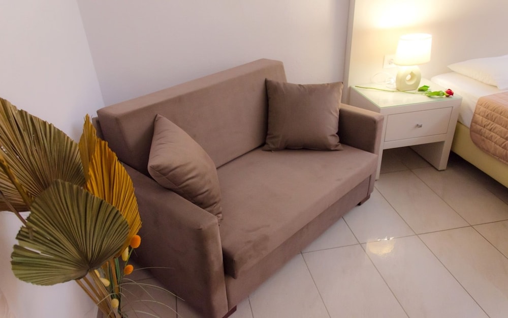 Polykratis Rooms 39/64