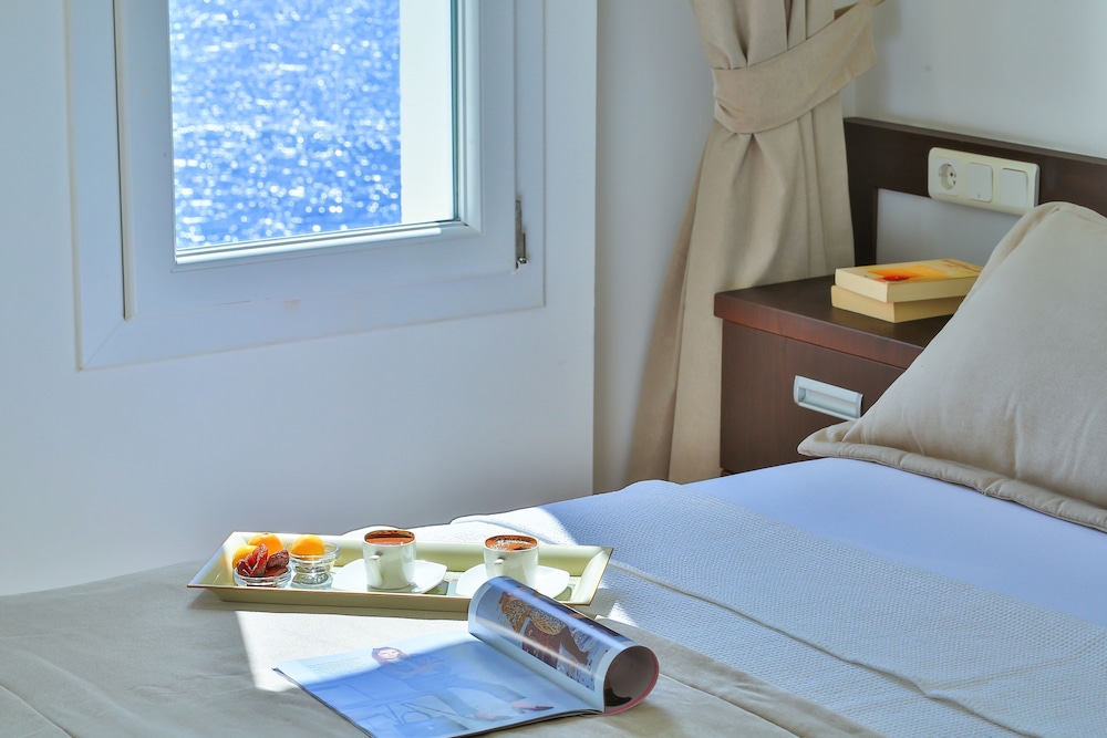 ROOM, DOUBLE BED, SEA VIEW