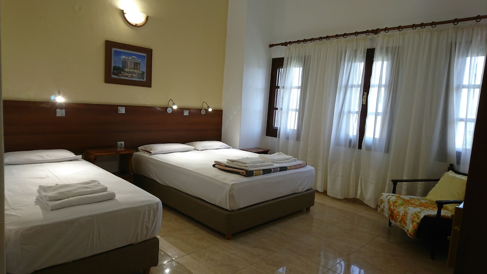 Eleni Rooms photo4
