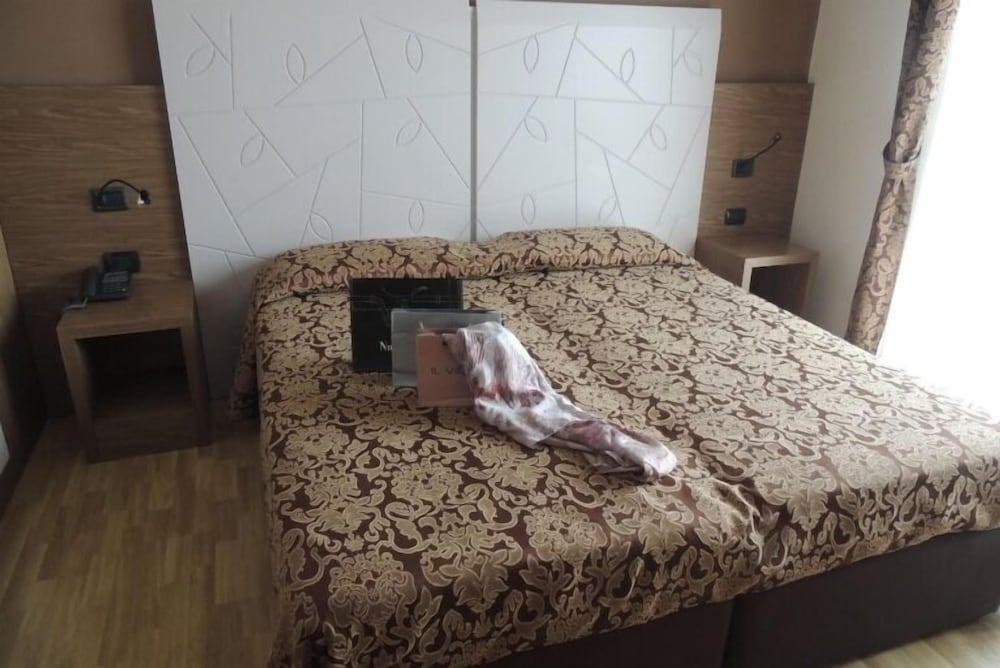 Albergo Ristorante Delfino 8/16