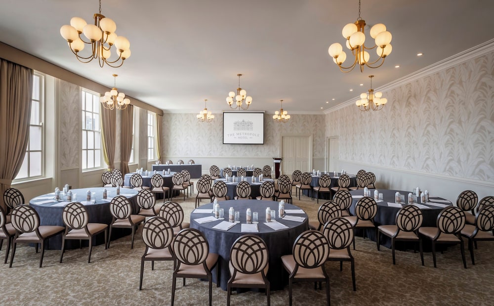 The Metropole Hotel Cork 44/47