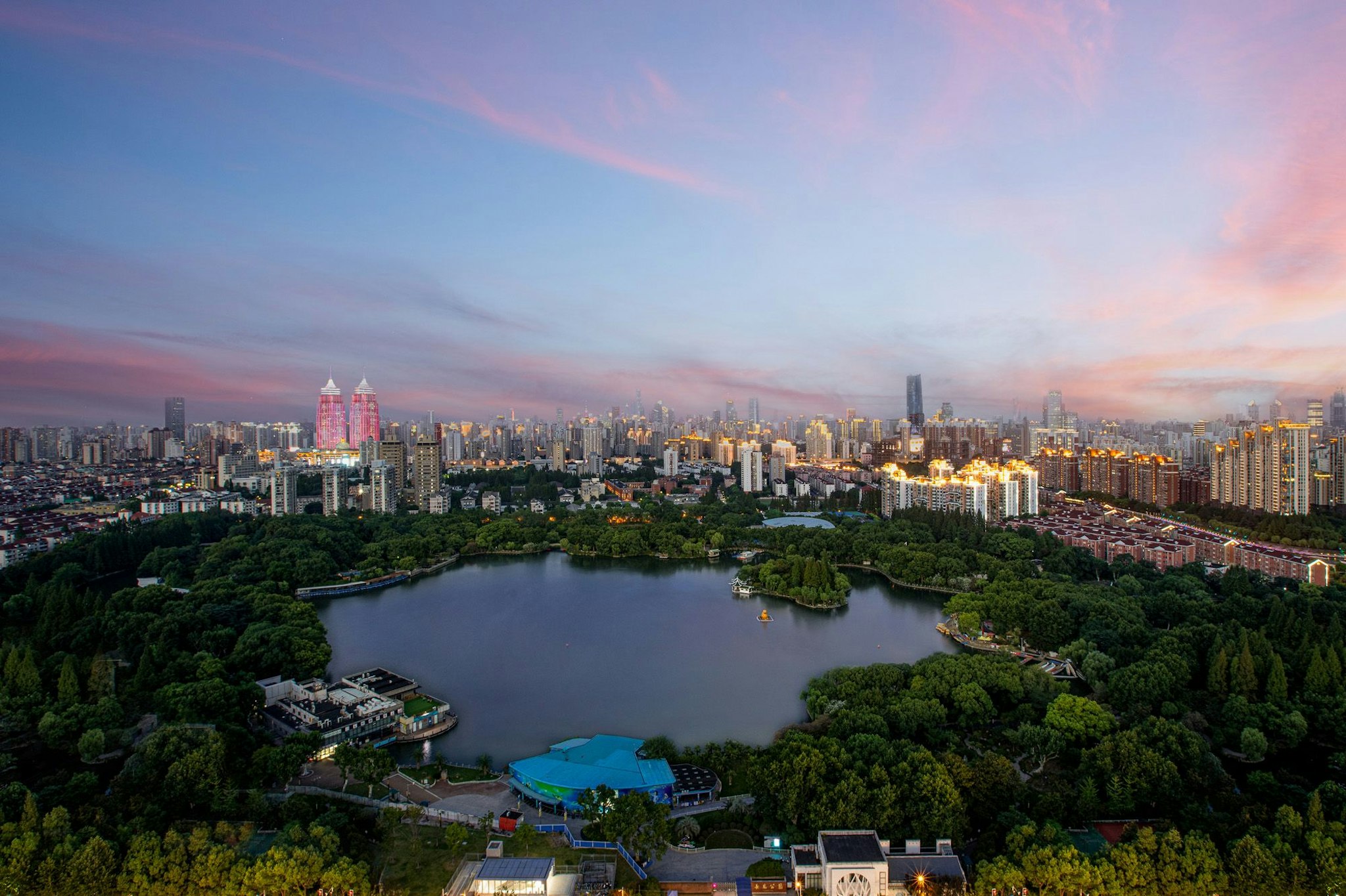 HUALUXE Shanghai Changfeng Park 45/50