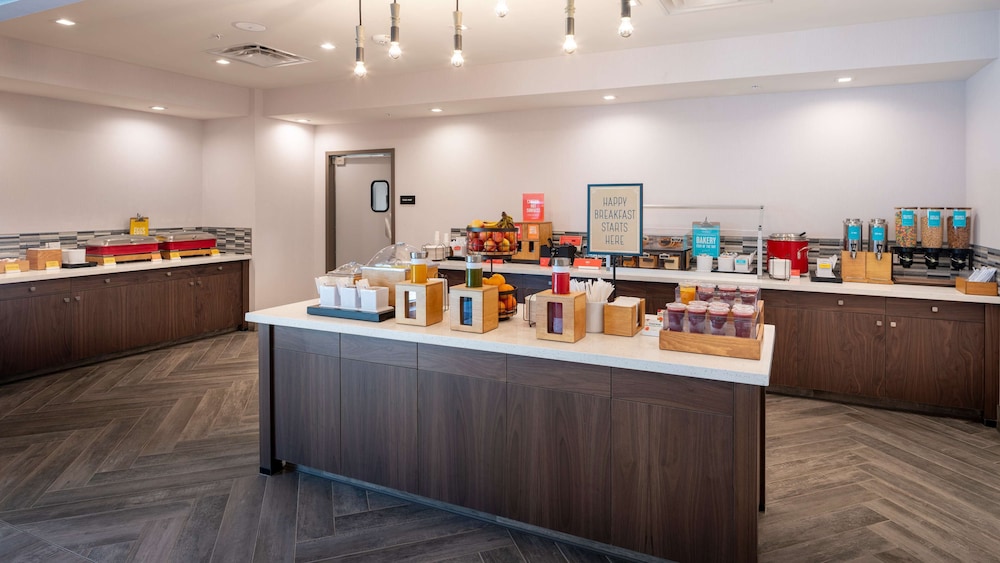 Hampton Inn Riverside Downtown Ca 38/46