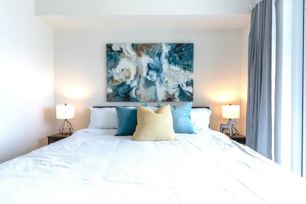 GLOBALSTAY Modern Downtown Apartment 16/46