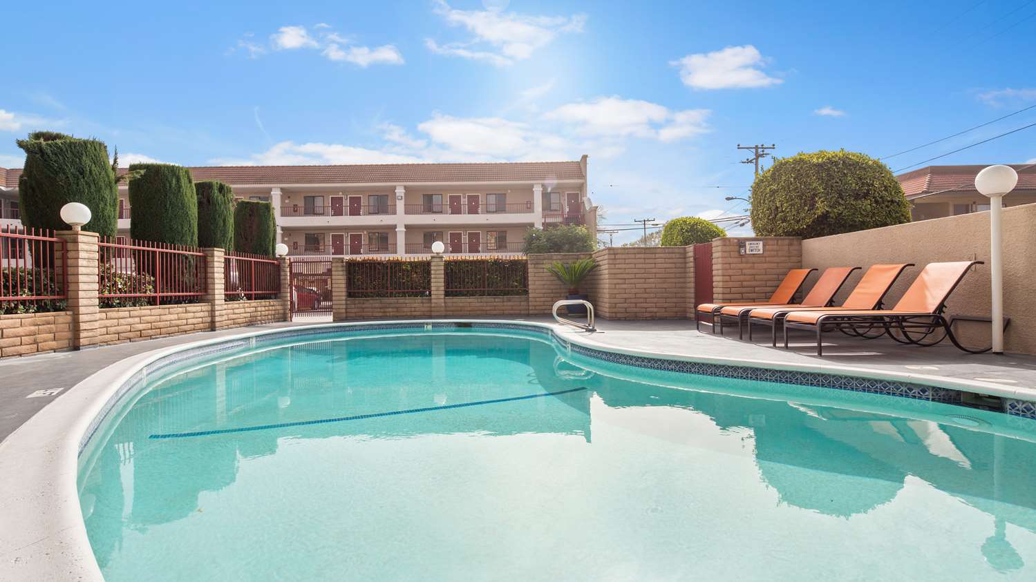 Best Western Pasadena Royale Inn & Suites 23/39