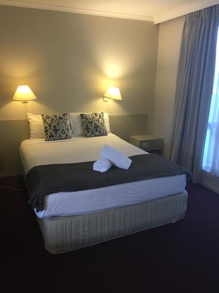 Ringwood Lake Inn 25/61