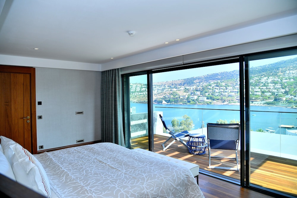 Mare Deluxe Residences and Villas 9/57