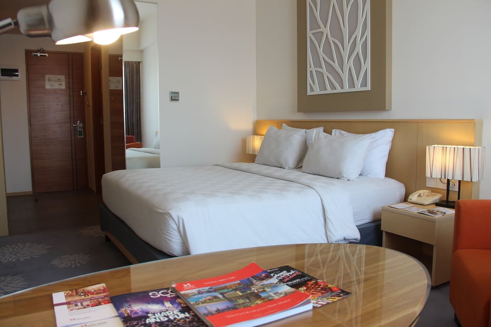 Swiss Belinn Manyar 30/75