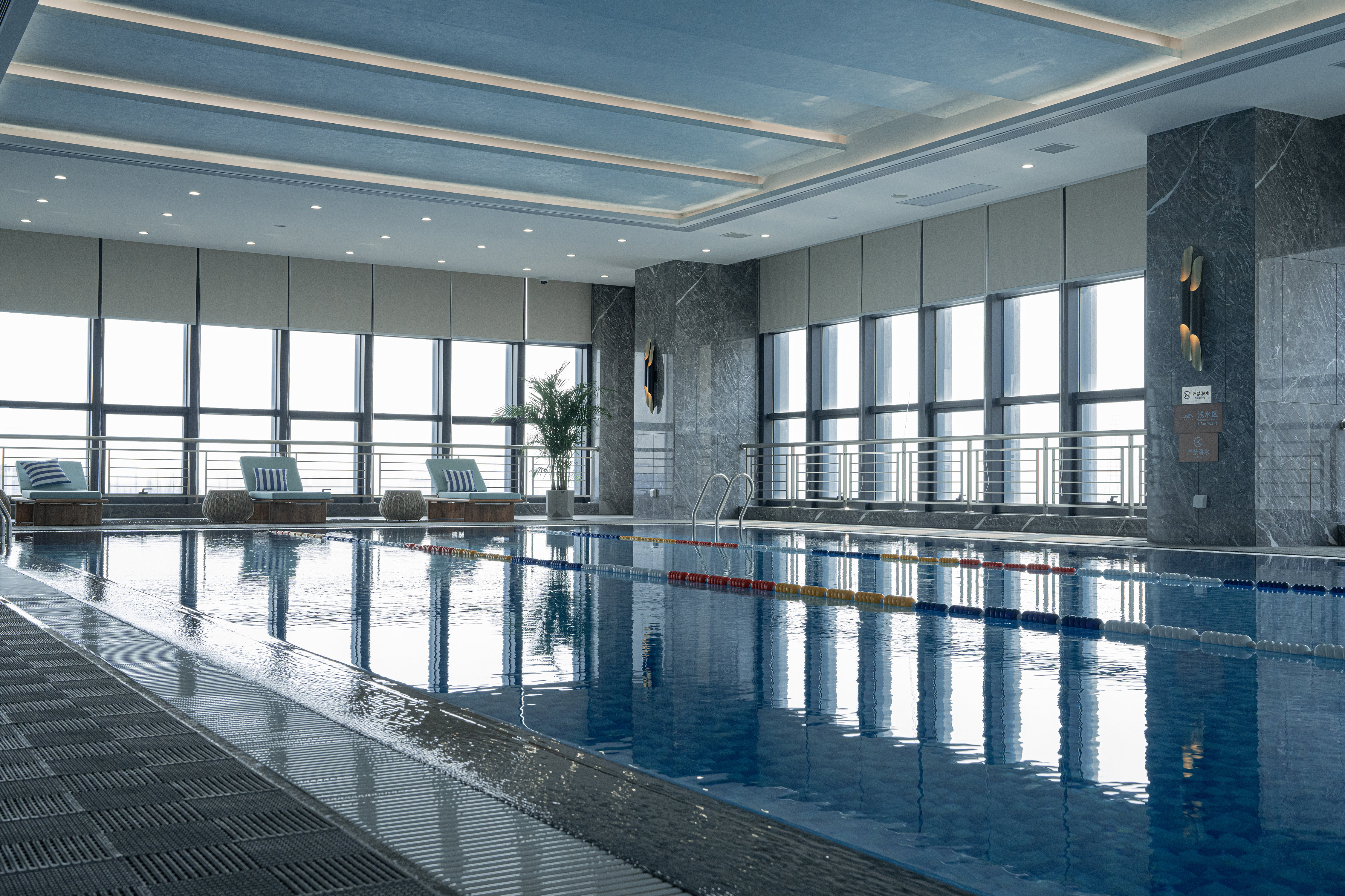 Holiday Inn Jiashan 24/50