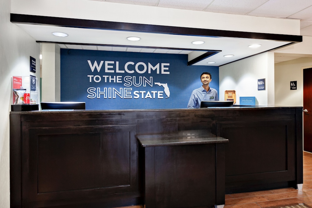 Hampton Inn Spring Hill 4/43
