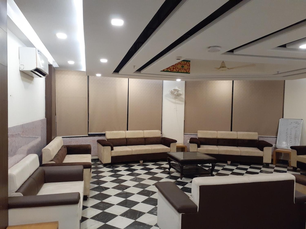 Hotel Gyan Garh Udaipur 40/49