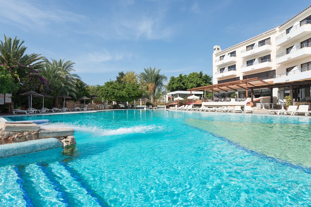 Paphos Gardens Apartments 10/91
