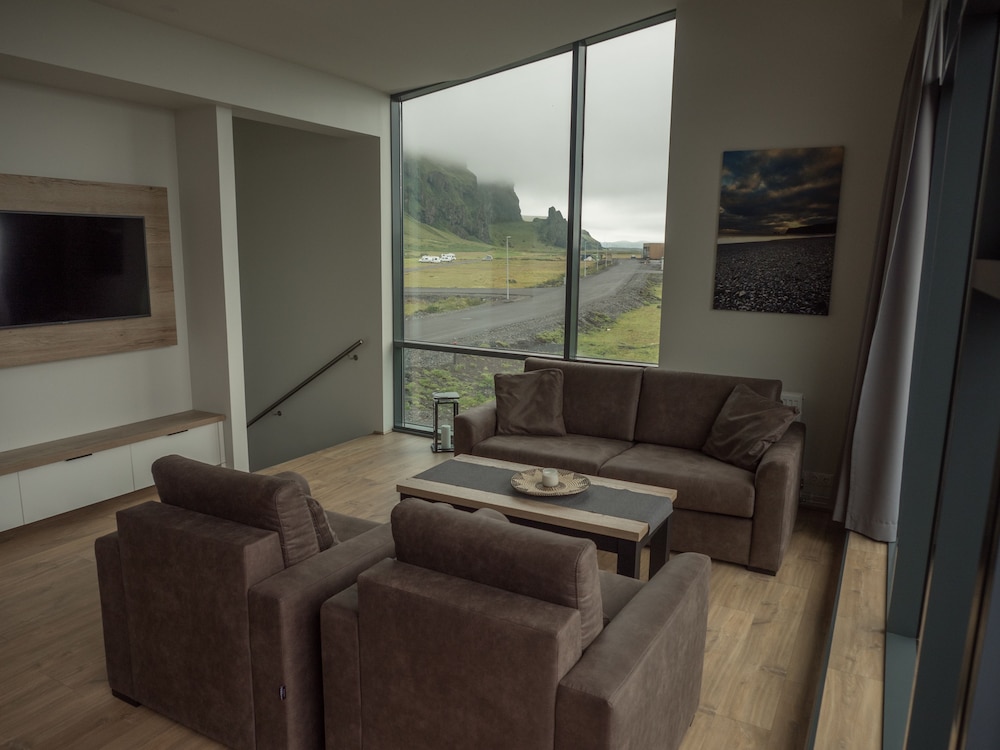 Vik Apartments 46/63