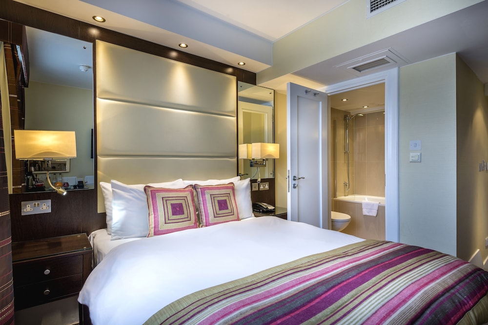 DELUXE, DOUBLE BED