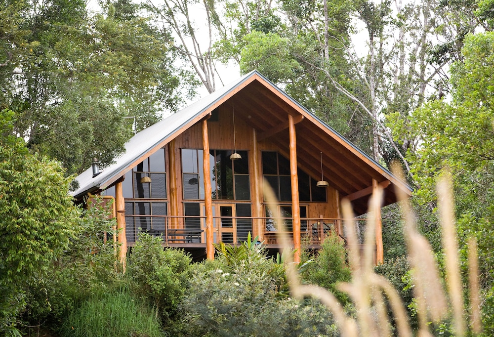 The Canopy Treehouses 2/25