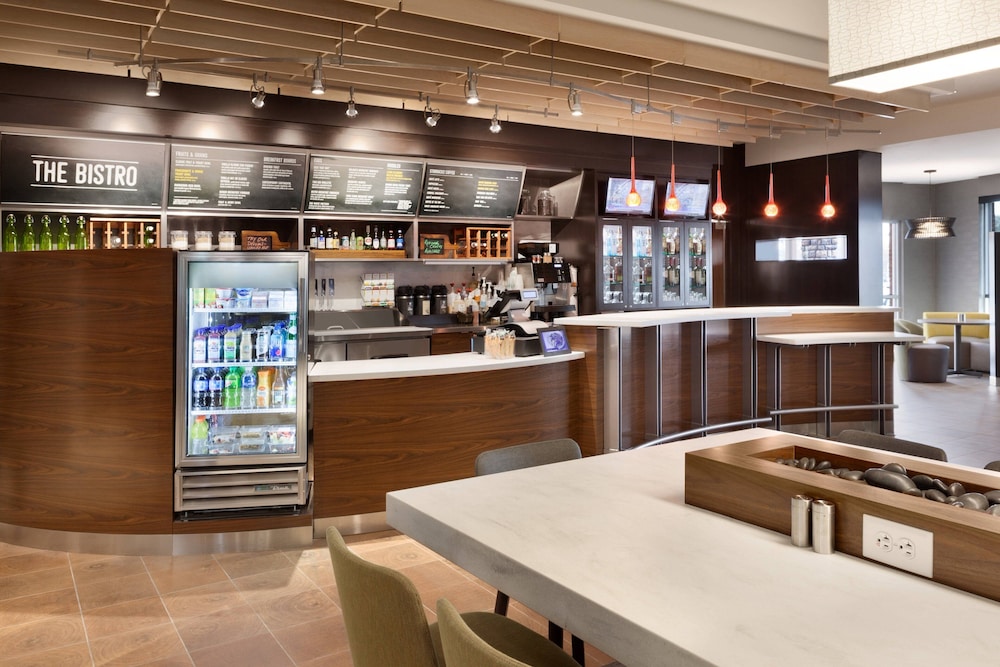 Courtyard By Marriott Boston Dedham/Westwood 40/46
