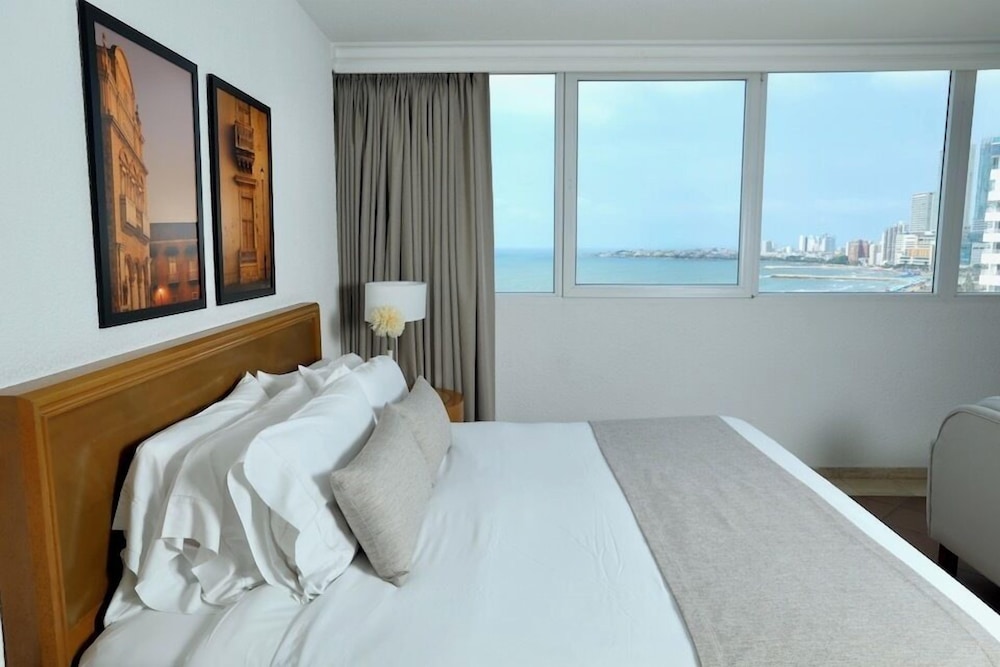Junior Suite, Studio, King Bed, Ocean View