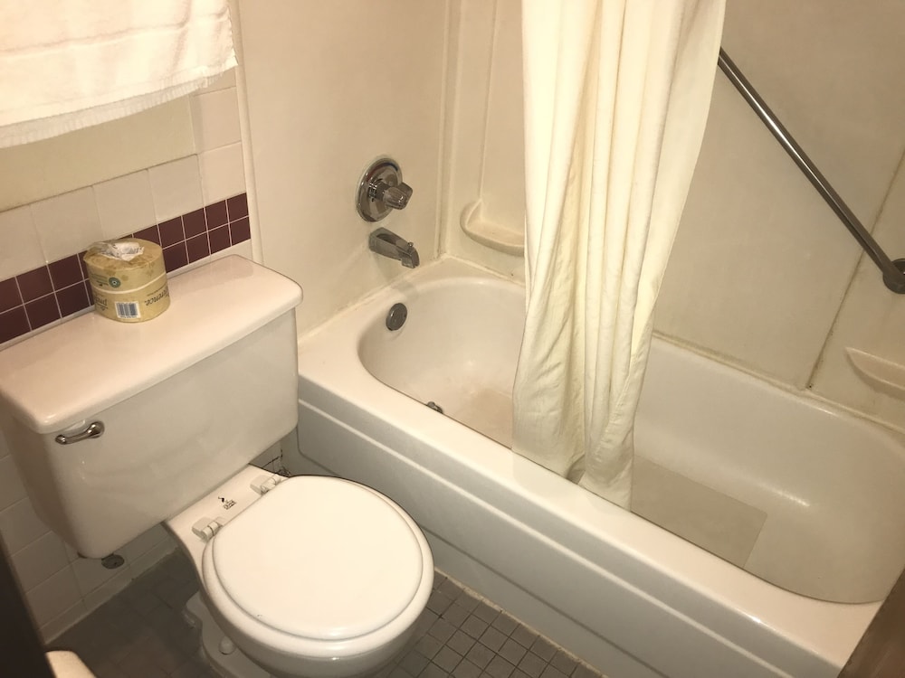 Northwoods Inn & Suites Blackduck 12/20