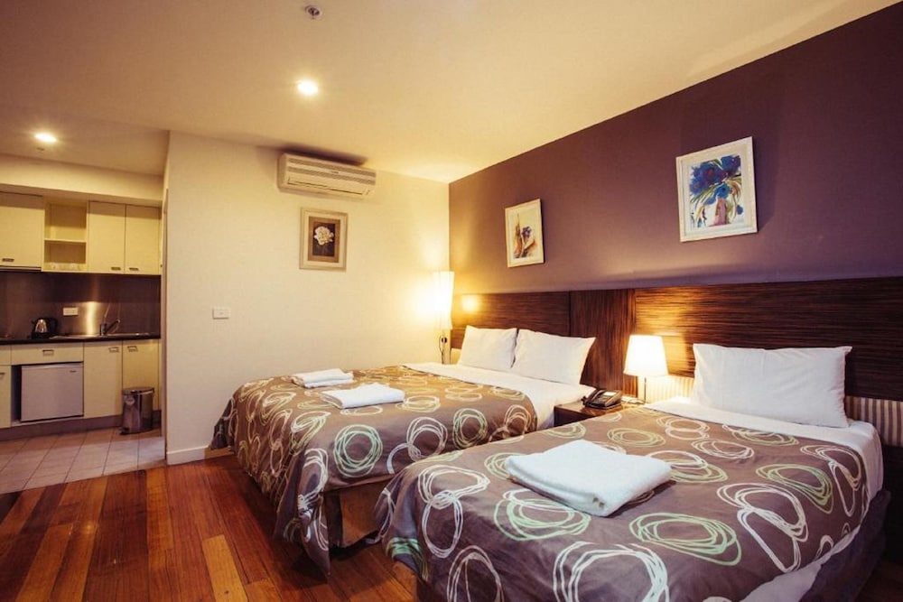 DELUXE, STUDIO, APARTMENT, 1 QUEEN AND 1 SINGLE BED