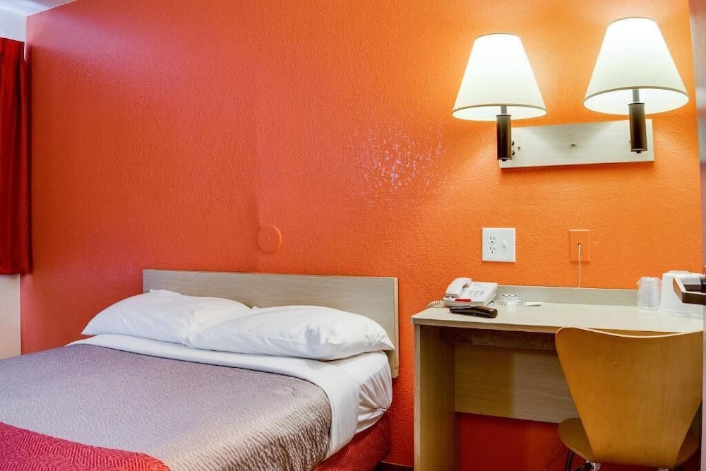 Motel6 Kelso, WA - Mt. St. Helens 35/45