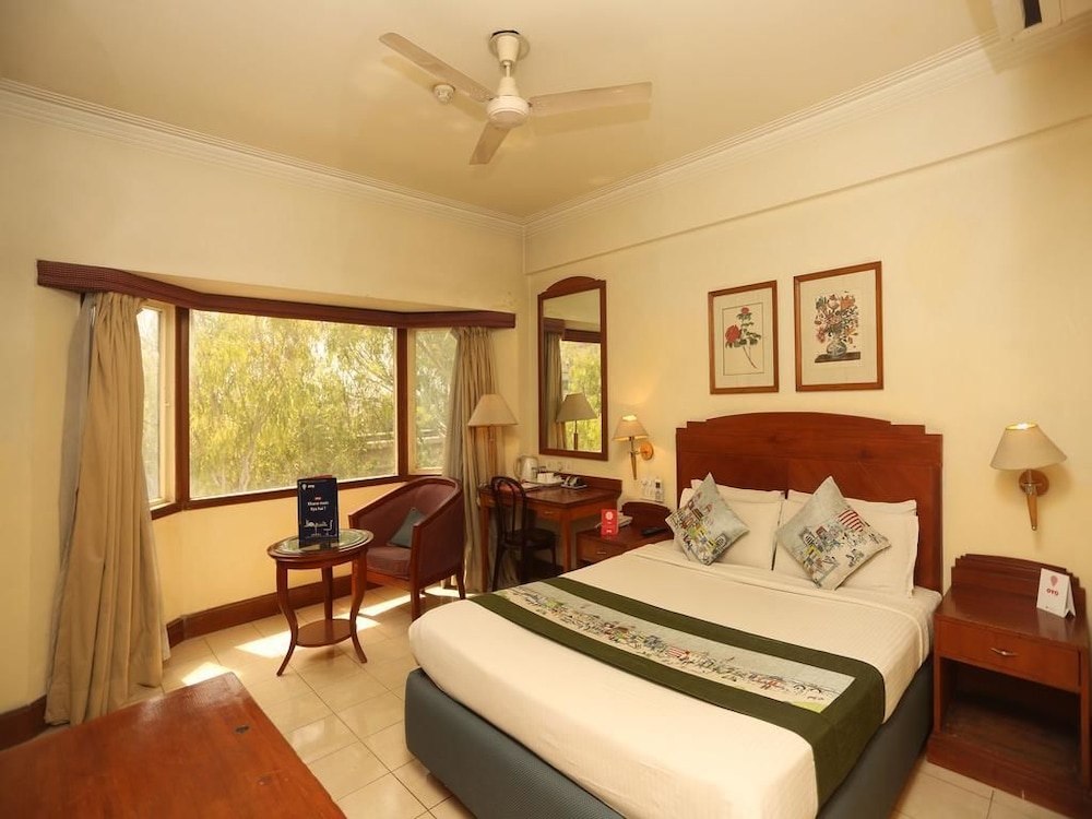 Nirulas Hotel 12/50