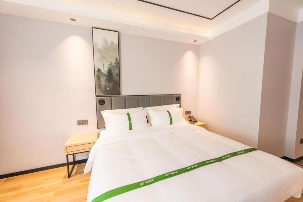 GreenTree Inn Qingdao Licang District Shuyuan Road Da Weng Plaza Express Hotel 18/50