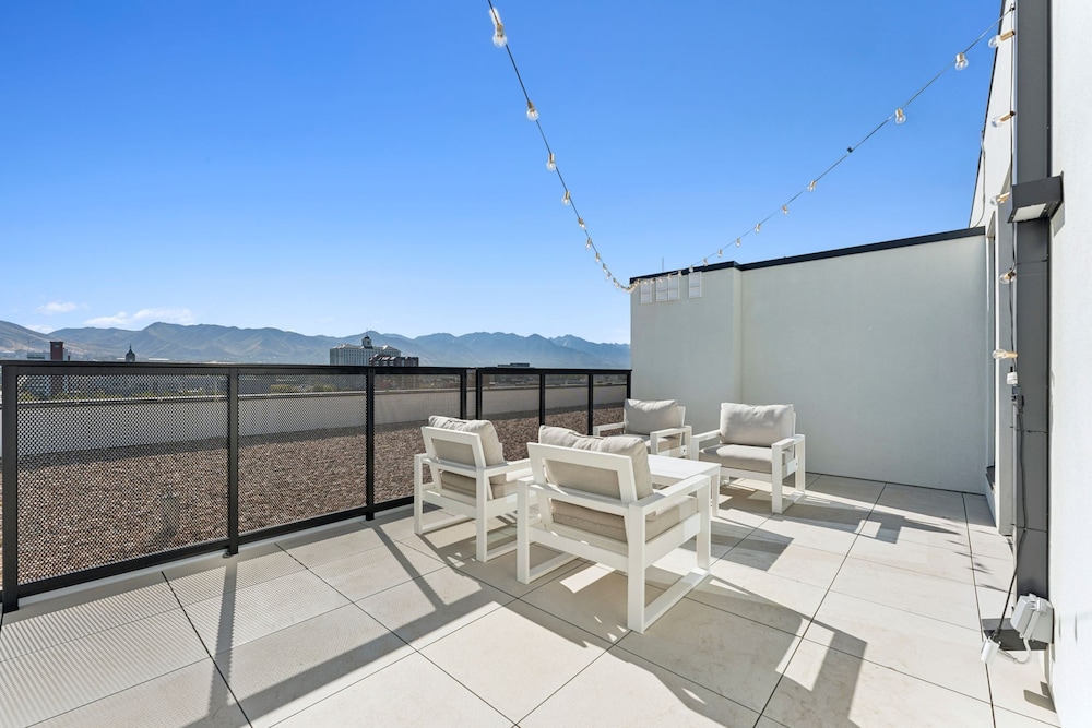 Placemakr Salt Lake City Downtown, Apartments by Hilton 20/50