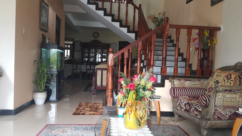 Resident View Homestay 21/33